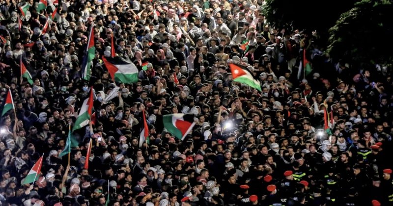 Ürdün'de Gazze gösterisinde İsrail Büyükelçiliği kapatma çağrısı yapıldı