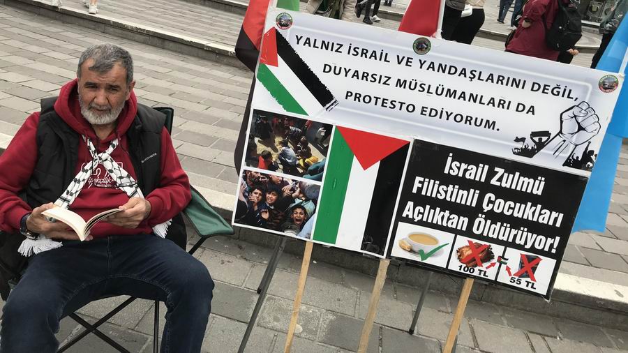 Gazze direnişine tek kişilik destek!