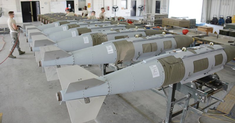 ABD İsrail'e savaş uçağı ve yüzlerce bomba sevkiyatını onayladı