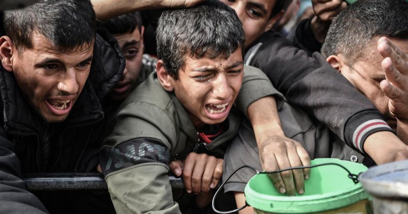 "Sanki aylardır oruç tutuyormuş gibi aç ve susuz kaldık"