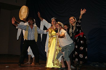 Kürtçe Müzik ve Tiyatro Grubuna Sanat Yasağı