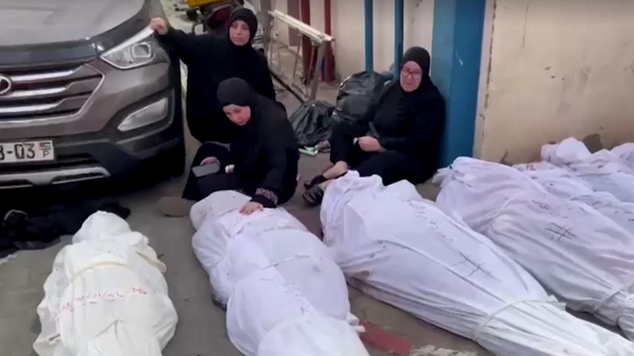Hamas: Şifa Hastanesi ve çevresinde elleri bağlı diri diri gömülmüş cenazeler bulundu