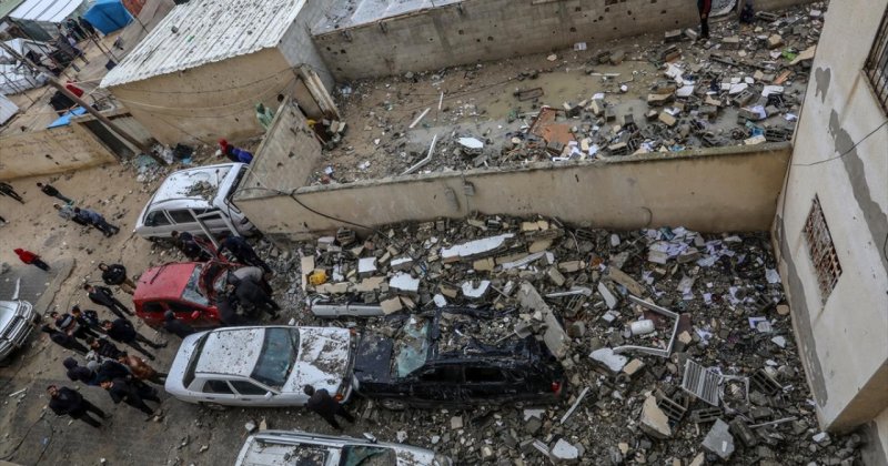 Refah'a düzenlenen hava saldırısında 8 Filistinli öldürüldü