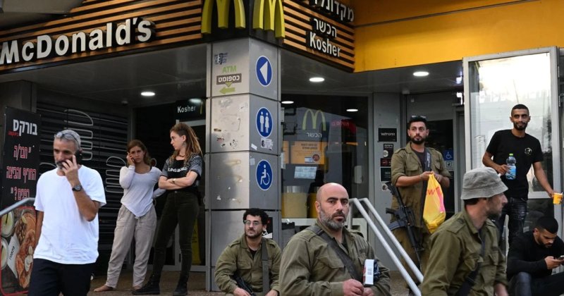 McDonald's, İsrail'deki franchise restoranlarını satın alacak