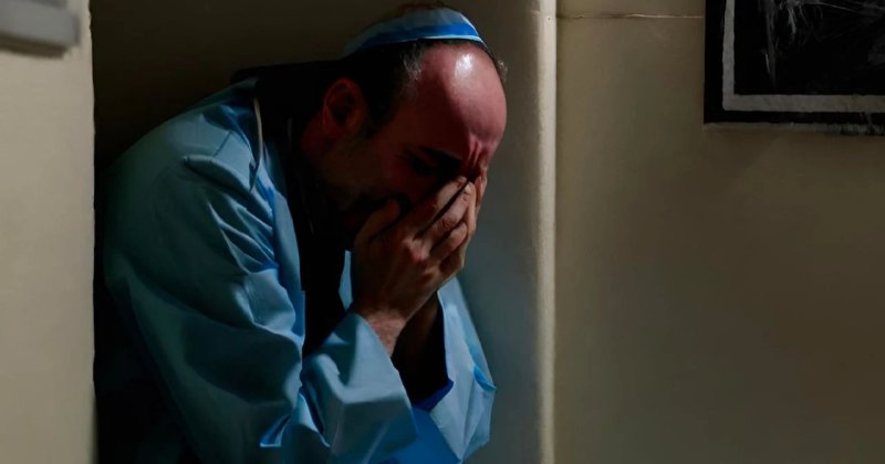 İsrailli doktor: 'Hepimiz yasaları ihlal etmede suç ortağıyız!'