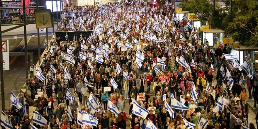 Tel Aviv'de erken seçim ve esir takası talebiyle protesto gösterisi