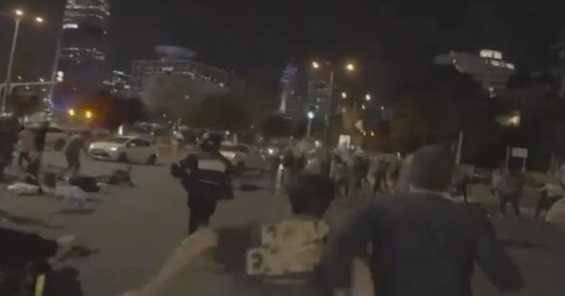 Tel Aviv'de göstericilerin üzerine araç sürdüler