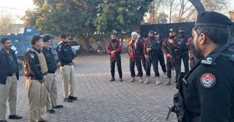 Pakistan'da Ramazan Bayramı'nda 100 bin polis ve milis güç güvenliği sağlayacak