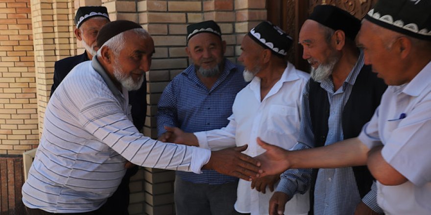 Bayramda iman kardeşliği bilincini güçlendirmeliyiz!