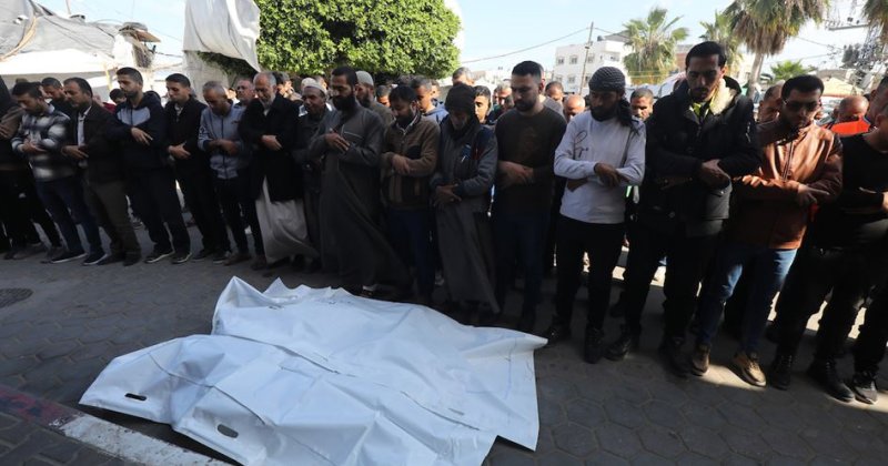 Şifa Hastanesi çevresi ve Han Yunus'tan 409 şehit cenazesi çıkarıldı