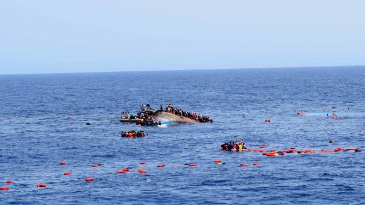 Akdeniz'de göçmen teknesinin batması sonucu 9 kişi öldü