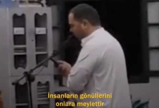 Şehit Hazim Heniyye en son camide namaz kıldırırken görüntülenmişti