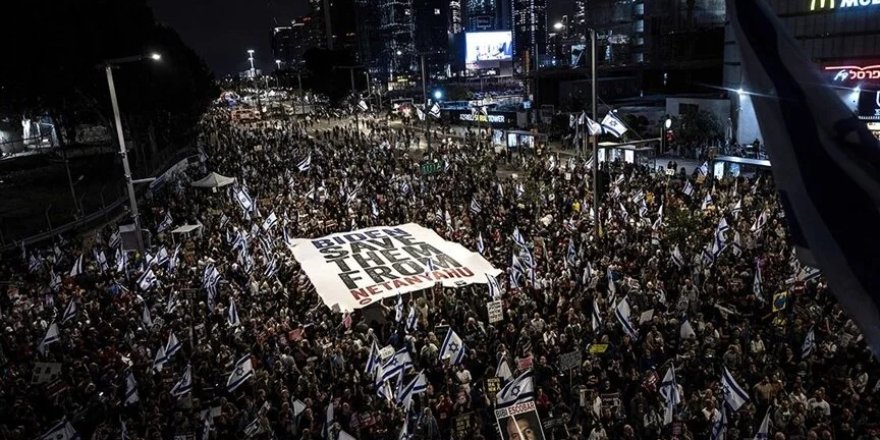 Tel Aviv'de binlerce kişi Netanyahu'ya istifa çağrılarını yineledi