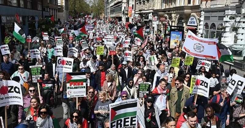 İngiltere'nin İsrail'e silah satışını protesto eden on binlerce kişi Londra'da yürüdü