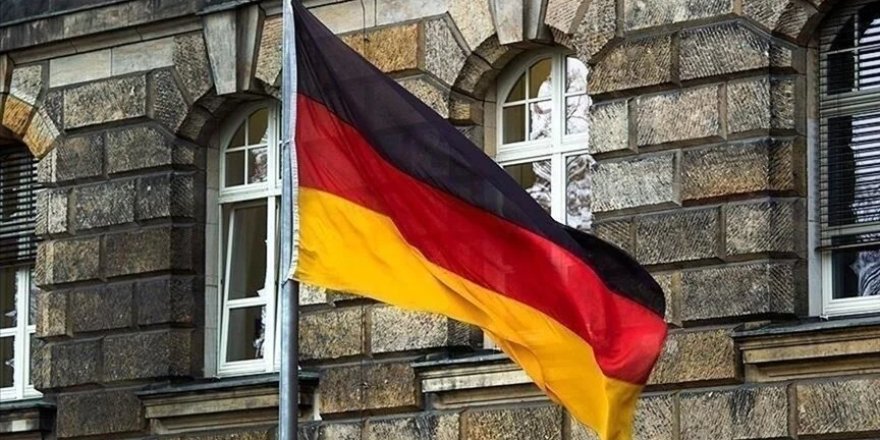 Almanya, eski Yunan Bakanla Filistin asıllı doktor için ülkeye giriş yasağını izah edemiyor