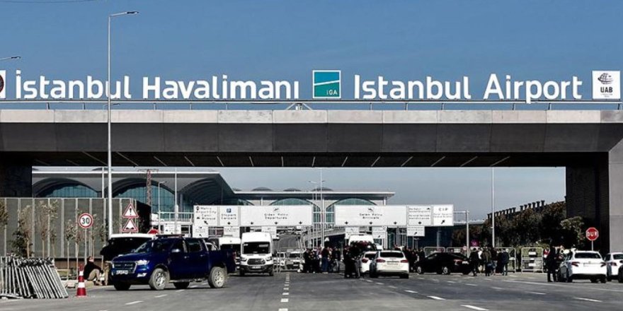 İkamet sahibi 4 Çeçen öğrenci neden havaalanında tutuluyor?