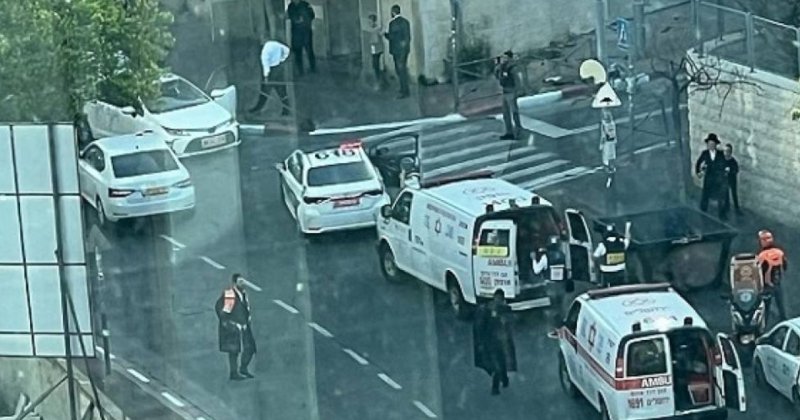 Kudüs'te iki Filistinli aracını Yahudilerin üzerine sürdü