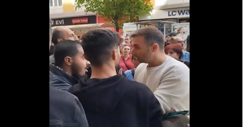 İğrenç yaratıkların Kelime-i Tevhid'e kini bitmiyor