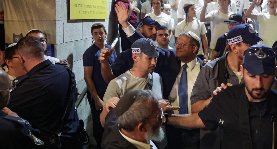 Protestocu Yahudiler Kudüs’te siyonist çetenin bakanı  Ben Gvir'e saldırdı