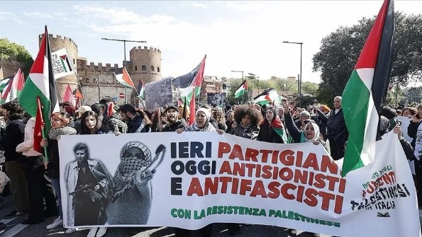 İtalya'da Kurtuluş Bayramı, Gazze protestolarını gölgede bırakmadı!