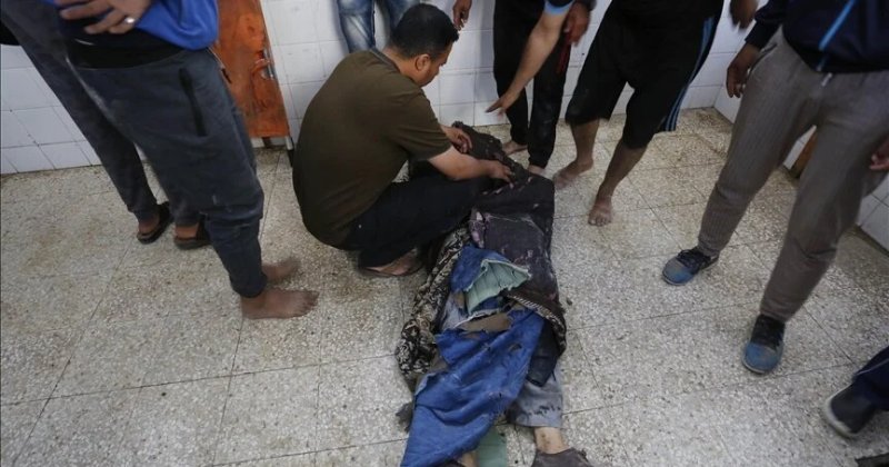 Katil İsrail'in Nuseyrat Mülteci Kampına düzenlediği saldırılarda 8 Filistinli öldü