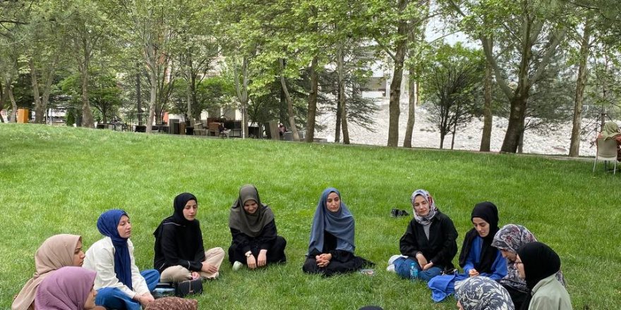 İnönü Üniversitesinde Aliya İzzetbegoviç konuşuldu