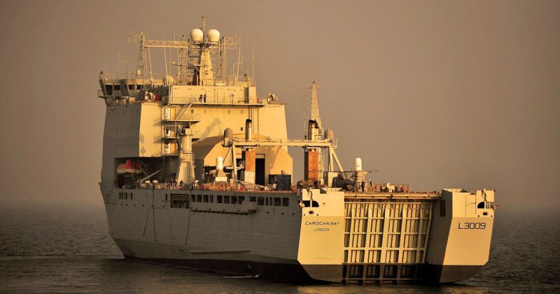 Amerikan askerlerini Gazze'ye taşıyan İngiliz gemisi yola çıktı