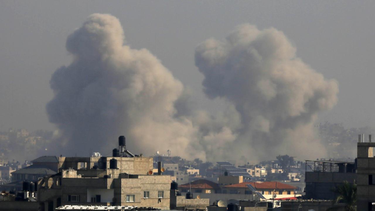 Siyonist katiller, Gazze’deki evleri patlayıcılarla tuzaklıyor