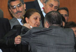 Savcı Brifingte Tartaklandı