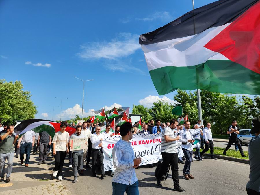 Sütçü İmam Üniversitesi öğrencilerinden Gazze'ye destek eylemi