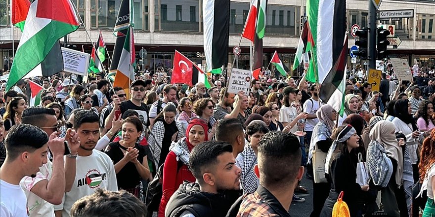 Berlin'de Filistin'e destek gösterisi yapıldı