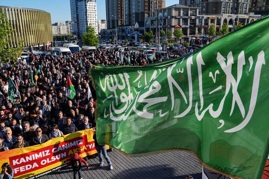 Başakşehir Gazze için haykırdı: Şehit Hasan yolun devam edecek!