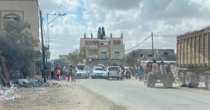 Gazzeliler İsrail'in saldırıya hazırlandığı Refah'ı terk etmeye zorlanıyor