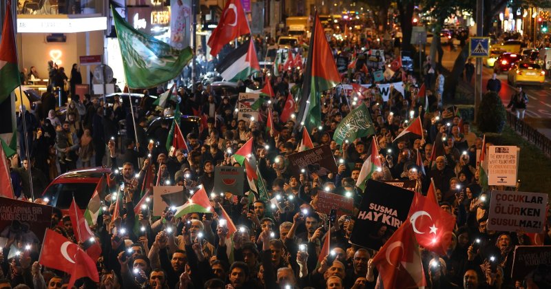 Fatih’te on binlerce kişi Filistin için yürüdü