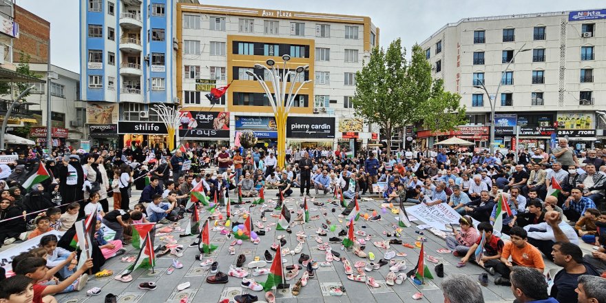 Batman’da Gazze için oturma eylemi gerçekleştirildi