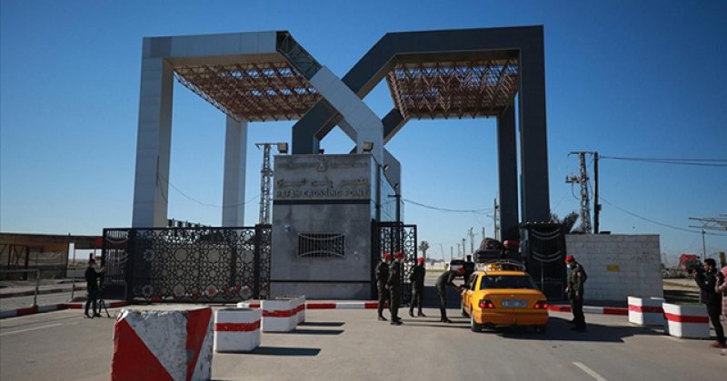 Refah Sınır Kapısı iki yönlü olarak geçişlere ve ürün girişine kapatıldı