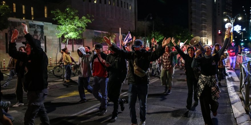 Yahudiler sokaklarda hükümetten ateşkes anlaşmasını imzalamasını talep etti