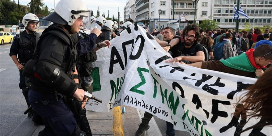 Atina'da Filistin'e destek eyleminde polis göstericilere biber gazıyla müdahale etti