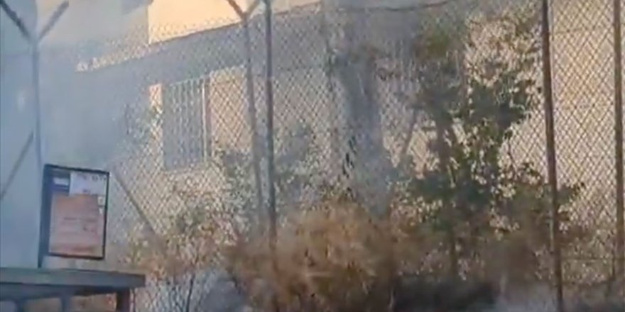 Siyonistler Doğu Kudüs'te UNRWA Genel Merkezi'nin çevresini ateşe verdi
