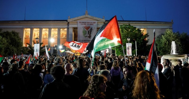 İngiltere'de öğrencilerin Filistin'e destek gösterileri sürüyor
