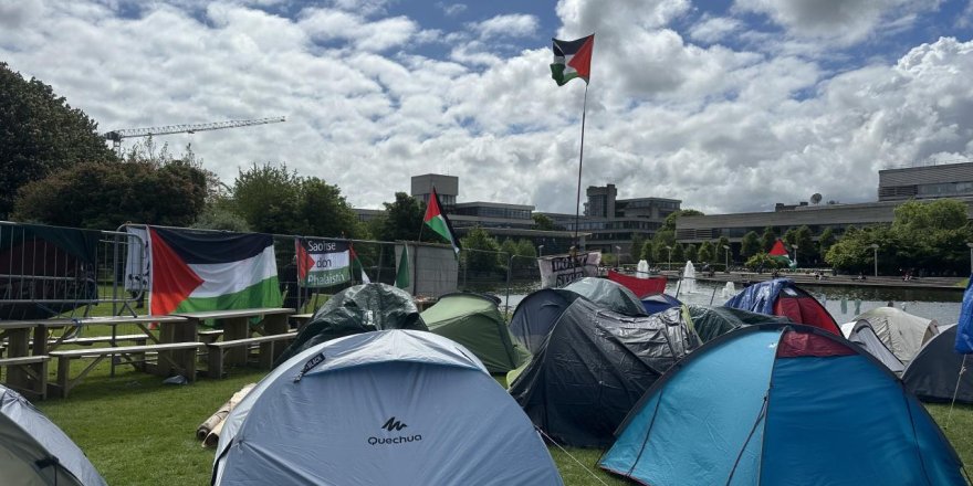 İrlanda'da öğrencilerin Gazze'ye destek eylemleri devam ediyor