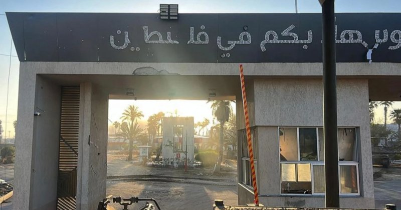 Katil İsrail, sınır kapılarını kapatarak 3 bin yardım tırının Gazze'ye girişini engelledi
