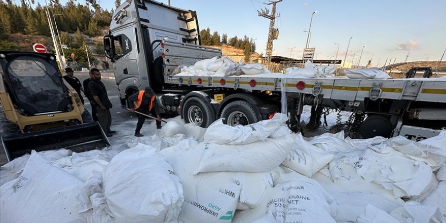 Fanatik yahudiler, Gazze'ye giden yardım tırlarını durdurdu