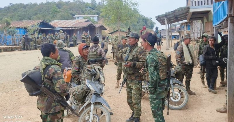 Myanmar'daki cunta yönetimi silahlı gruplar karşısında gücünü kaybediyor