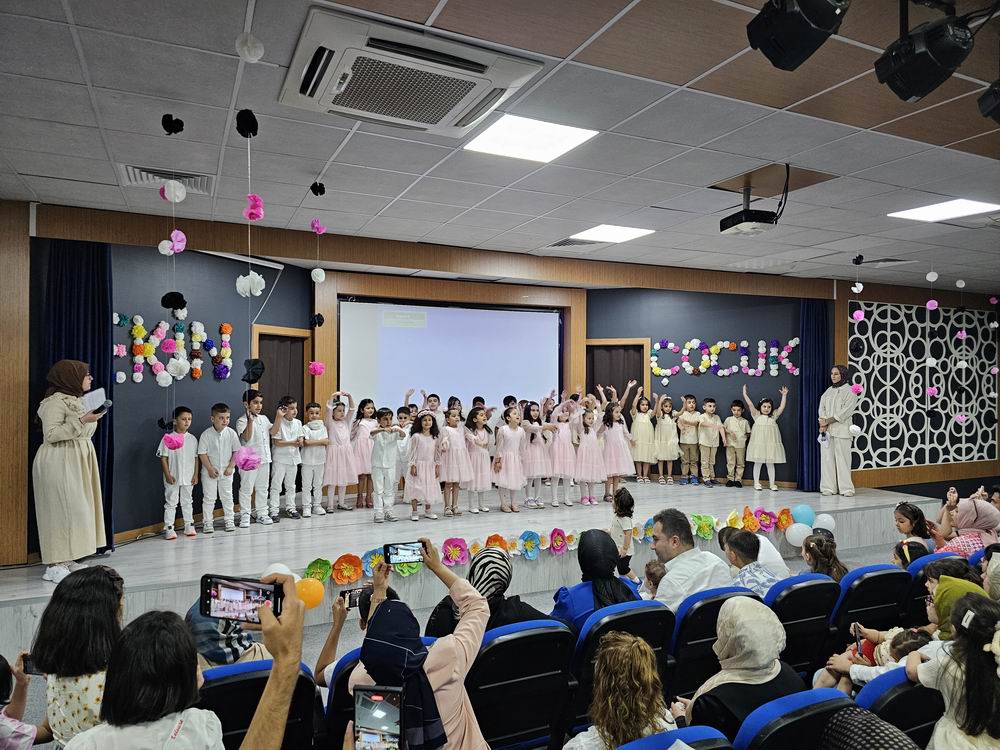 Ekin Çocuk Oyunevi yılsonu programı düzenledi