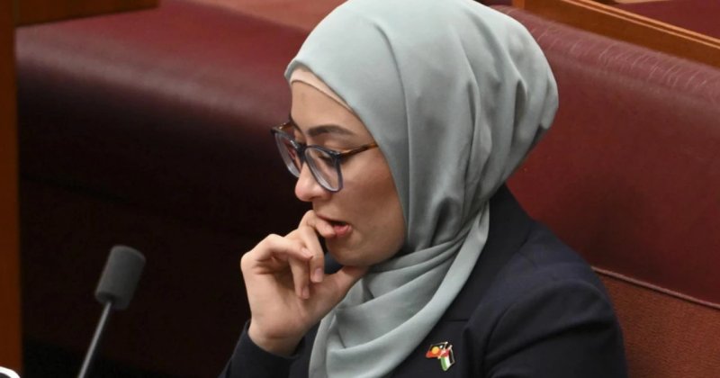 Filistin'in tanınması" önergesini destekleyen senatör, partisinden uzaklaştırıldı
