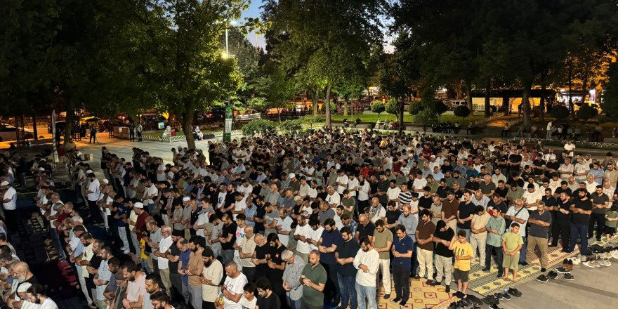 Saraçhane'de eller Gazze için semaya kalktı