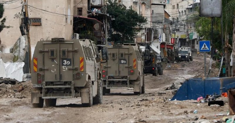 İşgal askerleri, Kudüs'te Filistinlilere ait 2 iş yerini yıktı