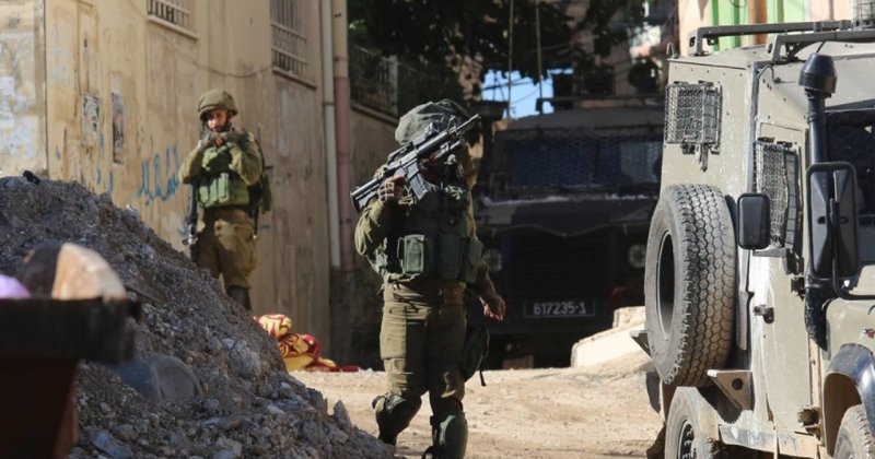 İşgal güçleri, Batı Şeria'nın Kalkilya kentindeki beldelere baskın düzenledi