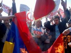 BBP'lilerden Karşı Eylem: Ermenistan Bayrağı Yakıldı